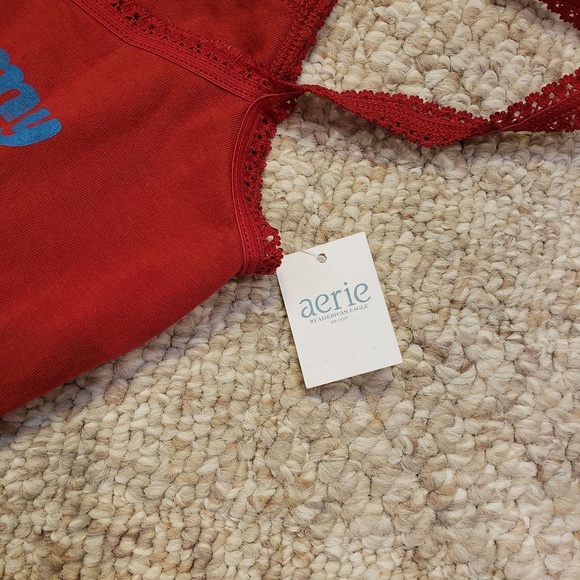 🎄🎁 AERIE Christmas Tank Top NWT - Picture 3 of 3
